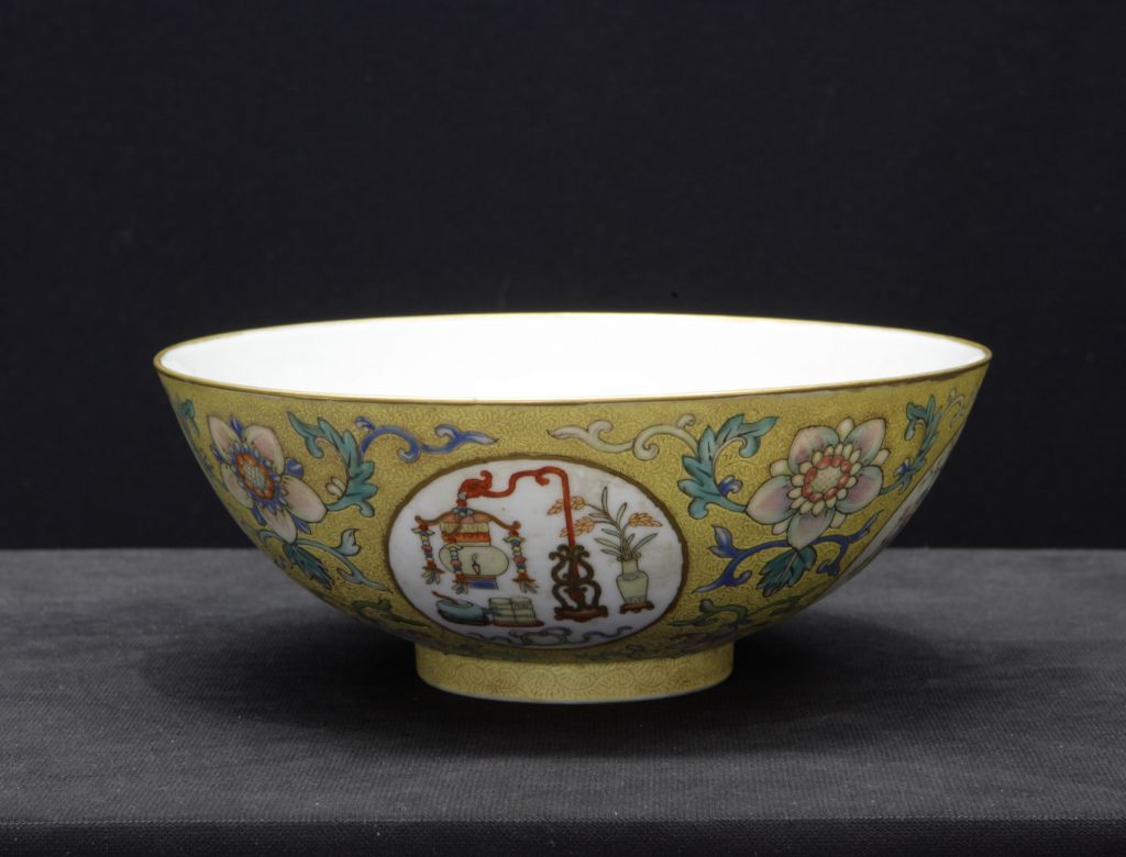 图片[1]-Pottery bowl with pastel glaze-China Archive